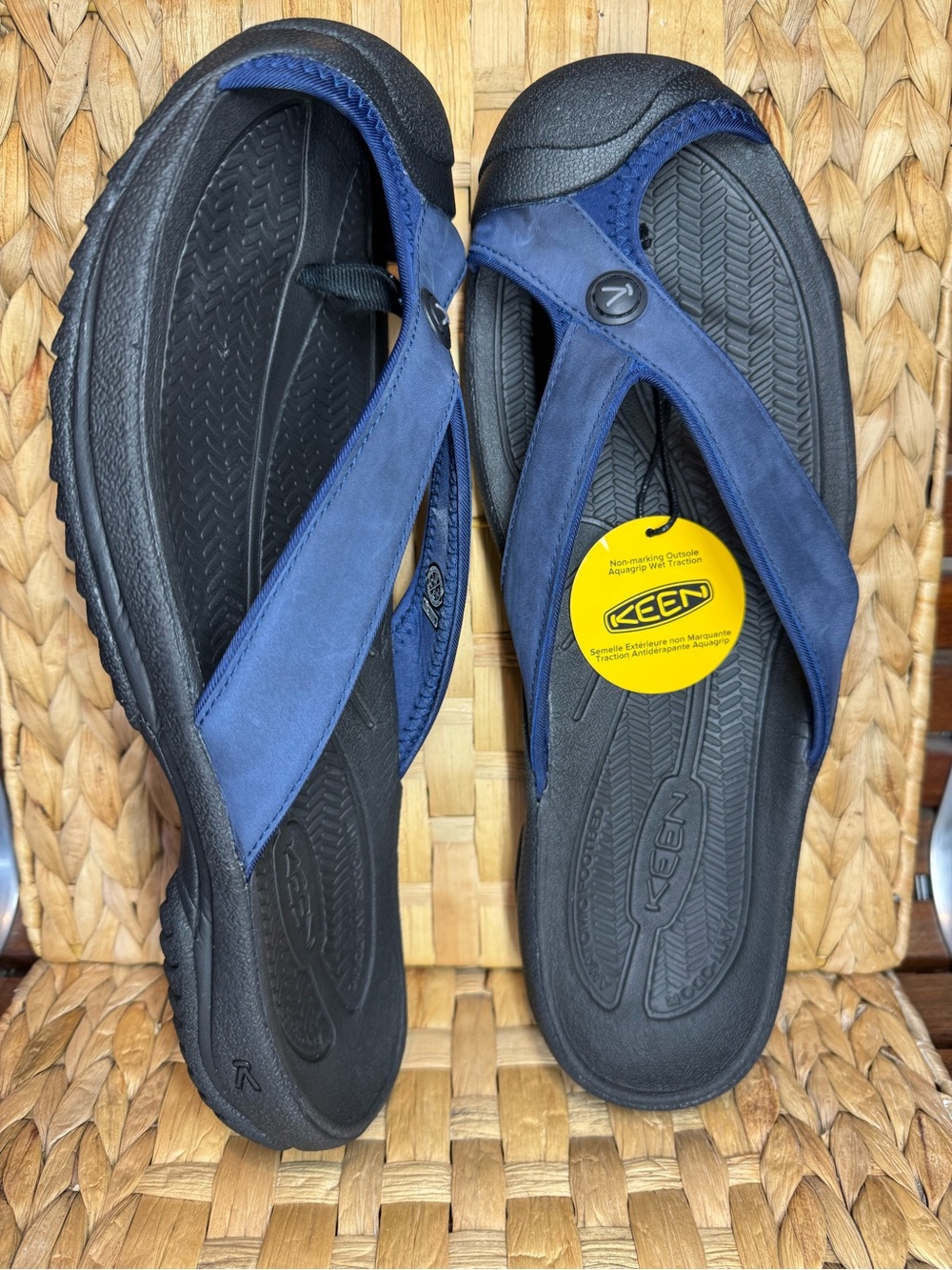 Keen Waimea flip flop sandal slippers Mens size 13 blue & black EUC